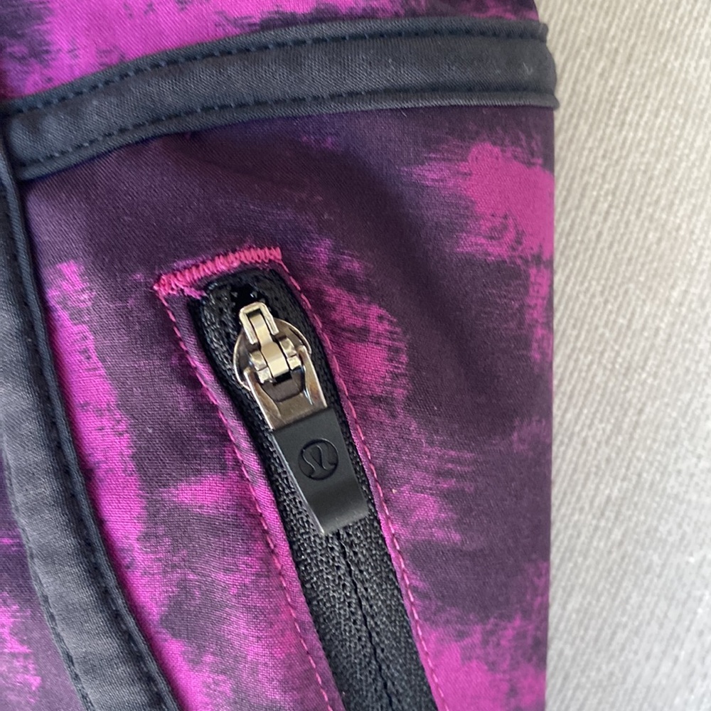 Lululemon Tracker Shorts - Picture 3 of 7